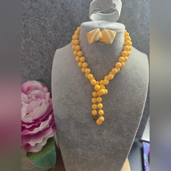 Yellow Beaded Necklace and Earring Jewelry Set - Picture 3 of 7